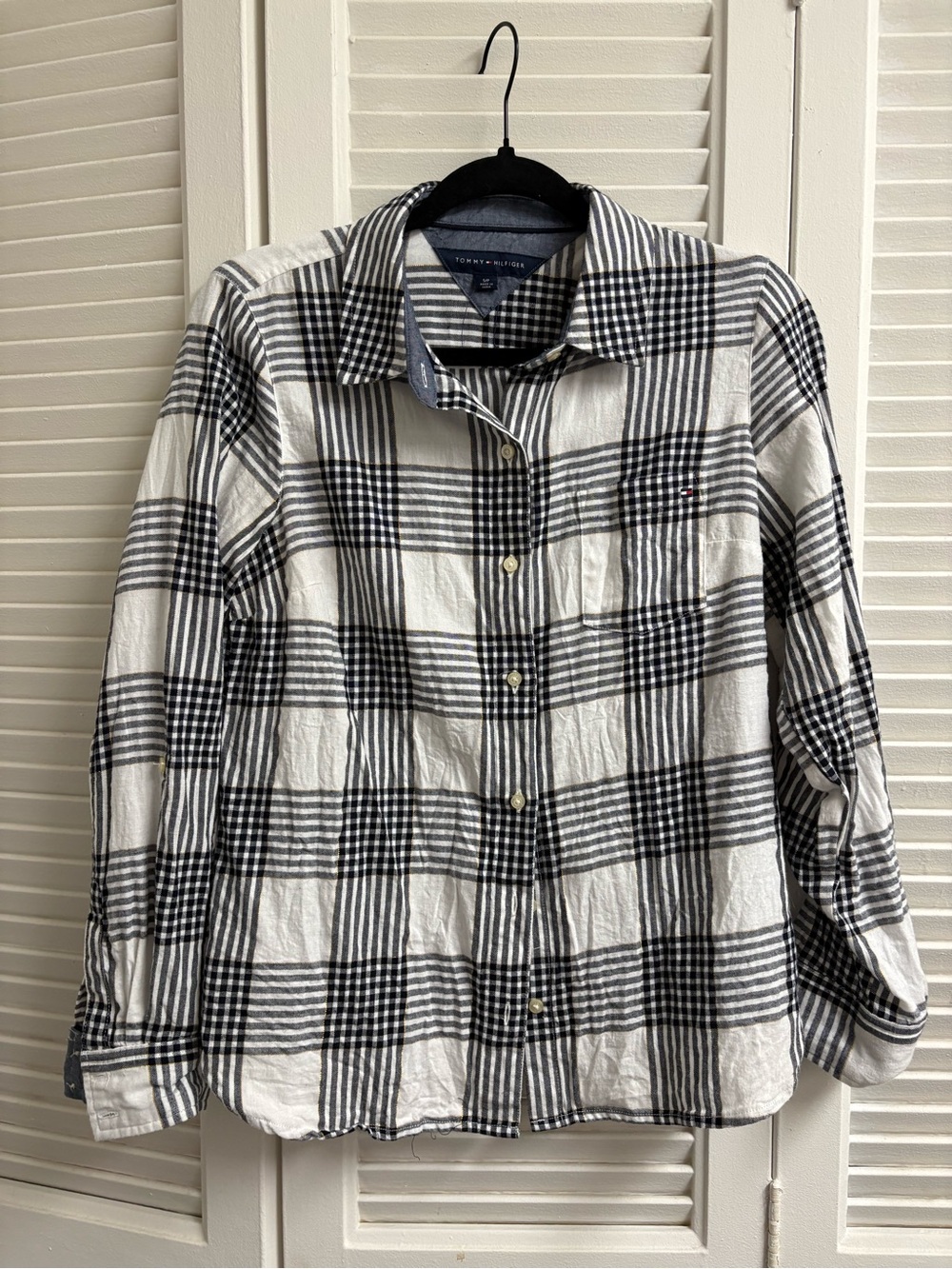 Tommy Hilfiger Women’s Black & White Plaid Button-Down Shirt